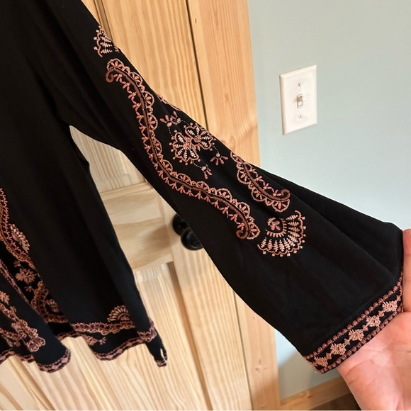 J. Jill Embroidered Bell Sleeve Top. Size Medium. - Picture 4 of 13